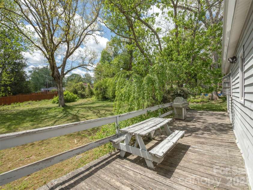 508 Higate Road, Hendersonville, NC 28791.  MLS# CAR4373494, YatesRealty ID 19567. 