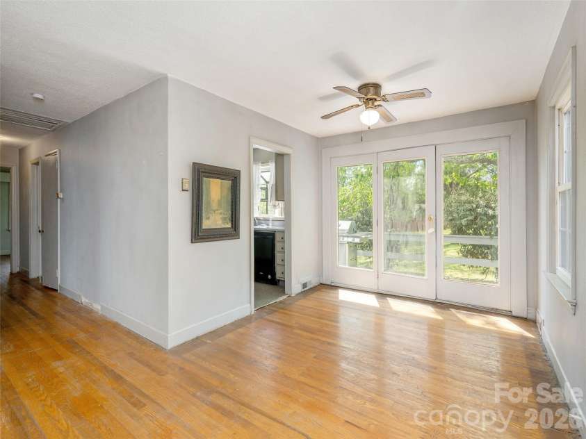 508 Higate Road, Hendersonville, NC 28791.  MLS# CAR4373494, YatesRealty ID 19567. 
