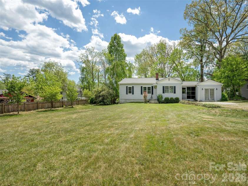 508 Higate Road, Hendersonville, NC 28791.  MLS# CAR4373494, YatesRealty ID 19567. 