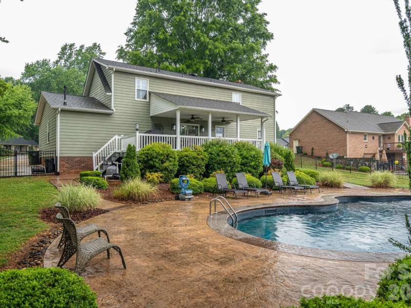 192 Carolina Drive, Cherryville, NC 28021.  MLS# CAR4376149, YatesRealty ID 19569. Back yard