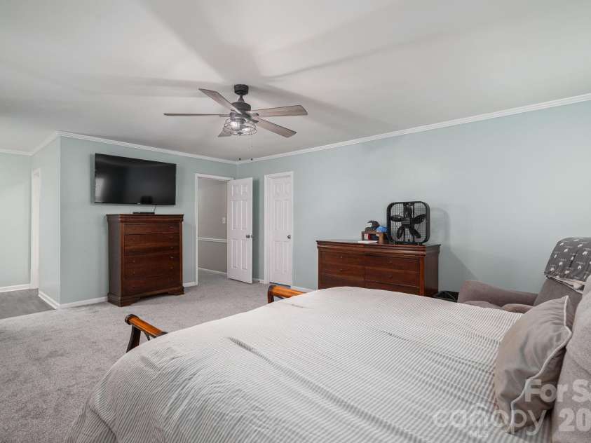 192 Carolina Drive, Cherryville, NC 28021.  MLS# CAR4376149, YatesRealty ID 19569. Master Suite