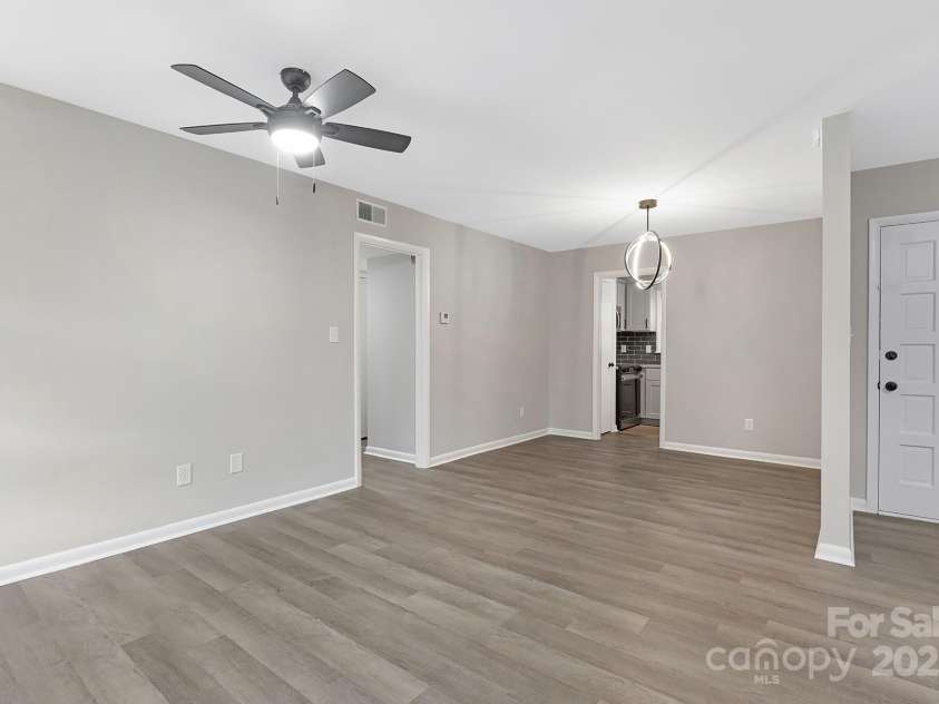 4601 Coronado Drive, Charlotte, NC 28212.  MLS# CAR4271211, YatesRealty ID 19569. 