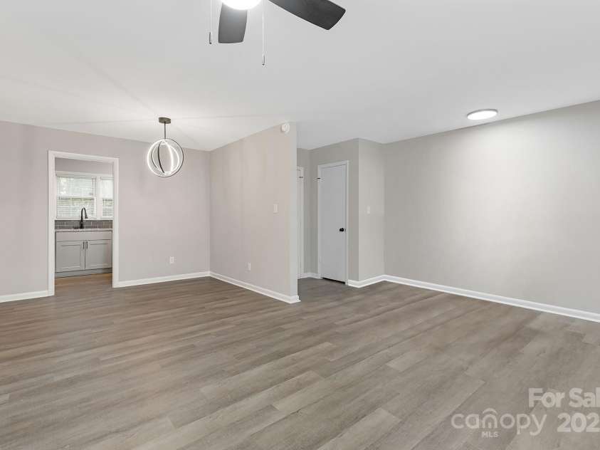 4601 Coronado Drive, Charlotte, NC 28212.  MLS# CAR4271211, YatesRealty ID 19569. 