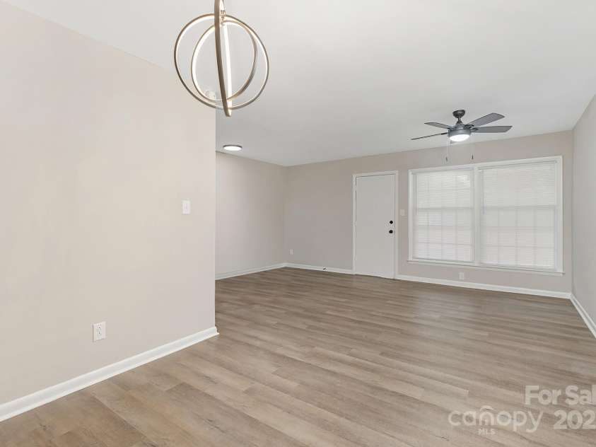 4601 Coronado Drive, Charlotte, NC 28212.  MLS# CAR4271211, YatesRealty ID 19569. 