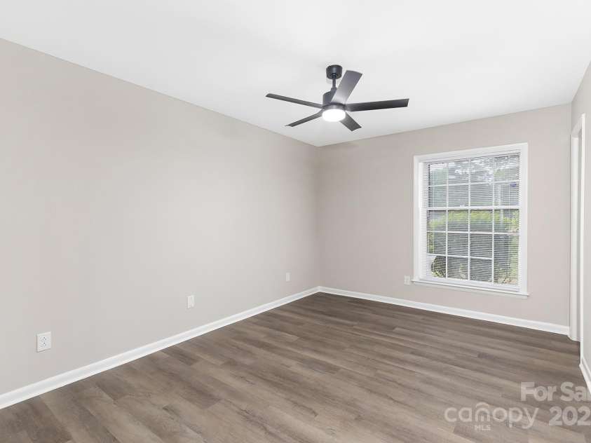 4601 Coronado Drive, Charlotte, NC 28212.  MLS# CAR4271211, YatesRealty ID 19569. 