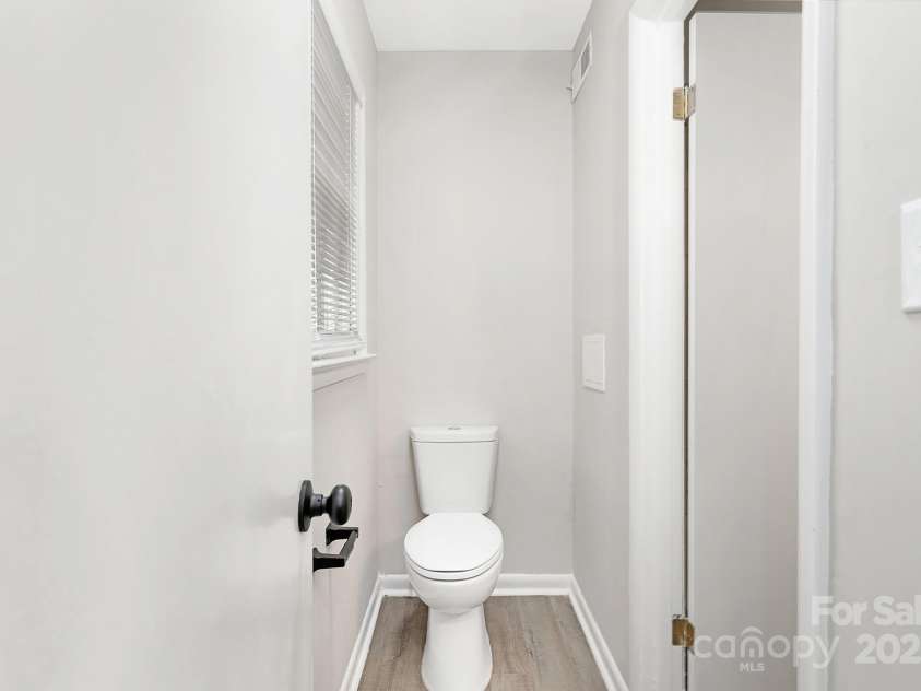 4601 Coronado Drive, Charlotte, NC 28212.  MLS# CAR4271211, YatesRealty ID 19569. 