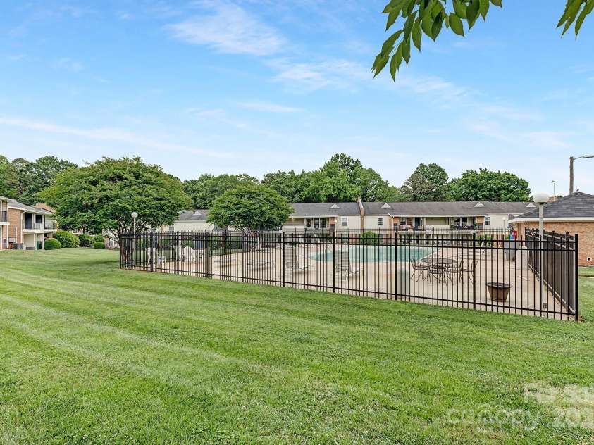 4601 Coronado Drive, Charlotte, NC 28212.  MLS# CAR4271211, YatesRealty ID 19569. 