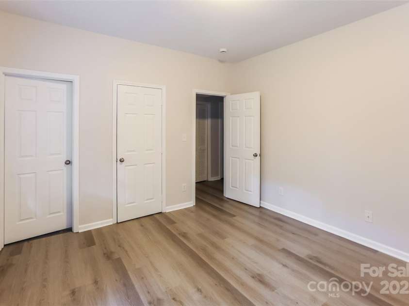 14132 Winford Lane, Charlotte, NC 28262.  MLS# CAR4299199, YatesRealty ID 1957. 