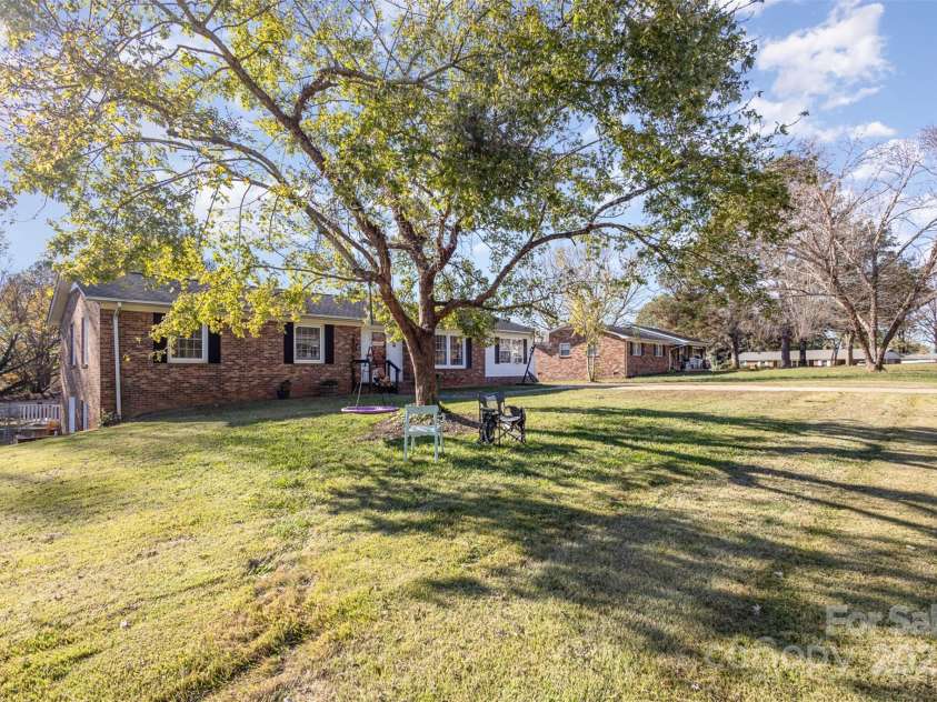 319 Circleview Drive, Shelby, NC 28150.  MLS# CAR4201623, YatesRealty ID 1957. 