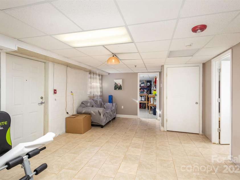 319 Circleview Drive, Shelby, NC 28150.  MLS# CAR4201623, YatesRealty ID 1957. 