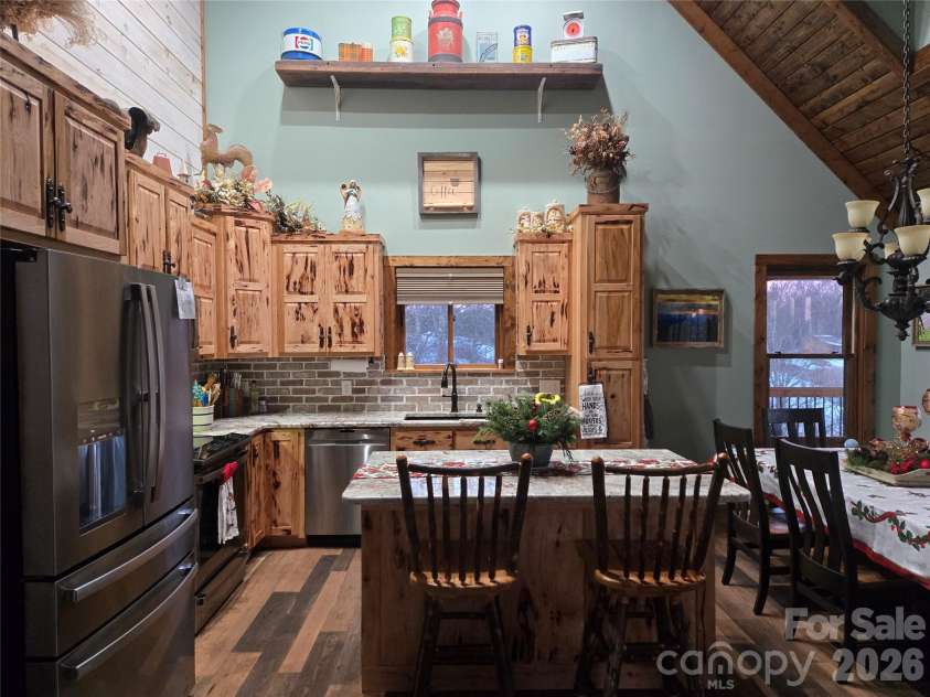 55 Bear Paw Lane, Sparta, NC 28675.  MLS# CAR4349176, YatesRealty ID 1957. 