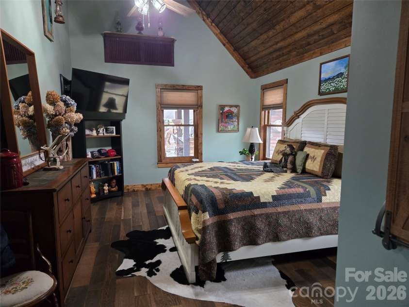 55 Bear Paw Lane, Sparta, NC 28675.  MLS# CAR4349176, YatesRealty ID 1957. 