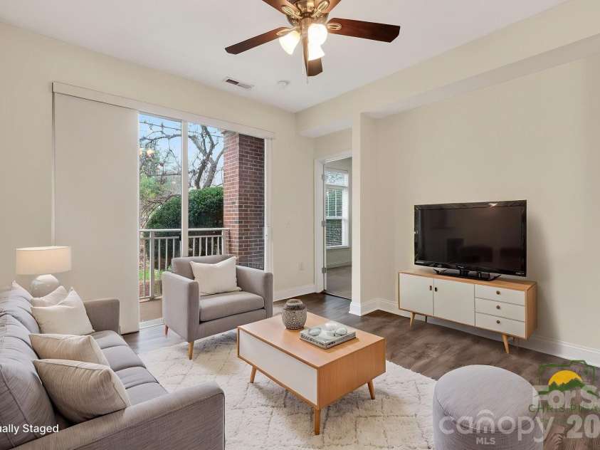 1306 Kenilworth Avenue, Charlotte, NC 28203.  MLS# CAR4352675, YatesRealty ID 19570. 