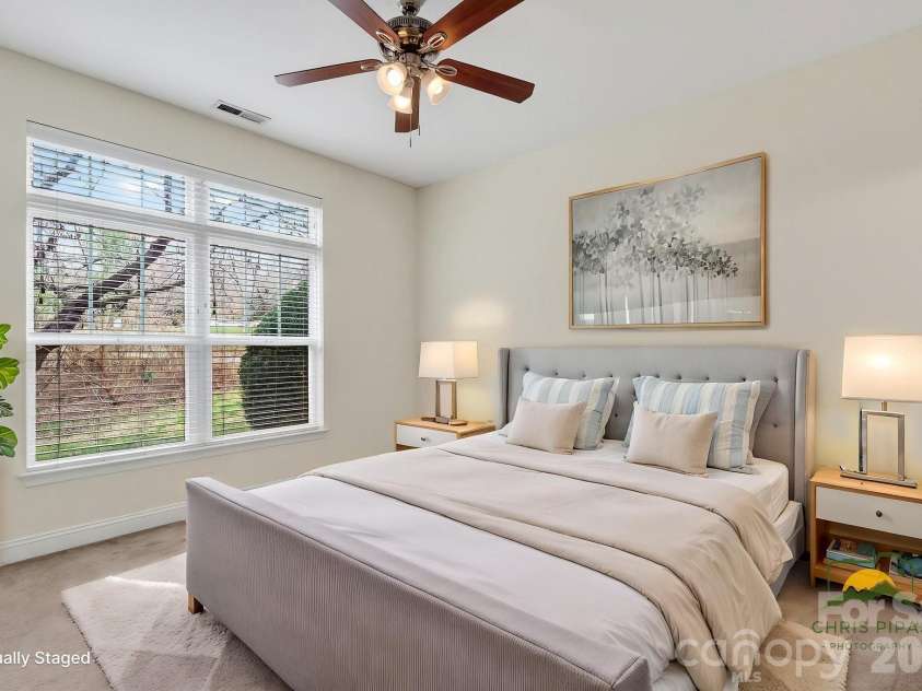 1306 Kenilworth Avenue, Charlotte, NC 28203.  MLS# CAR4352675, YatesRealty ID 19570. 