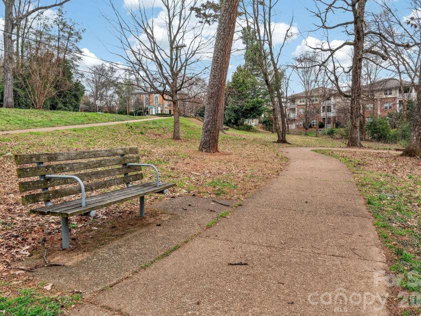 1306 Kenilworth Avenue, Charlotte, NC 28203.  MLS# CAR4352675, YatesRealty ID 19570. 