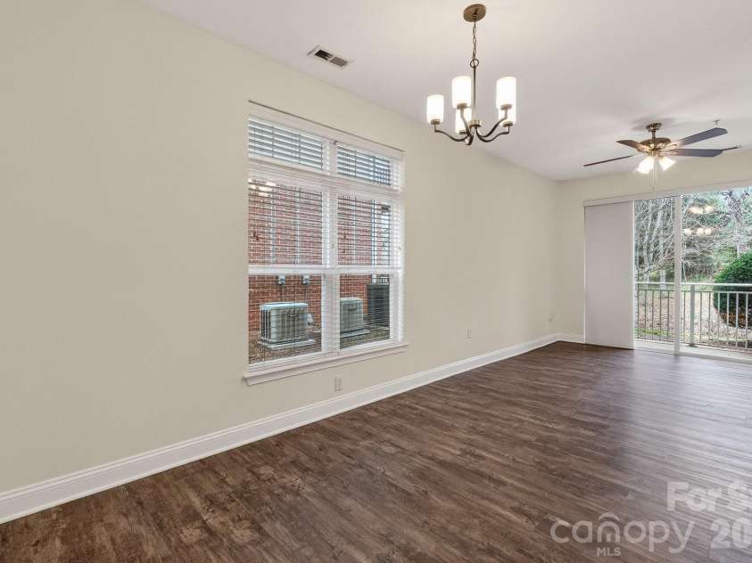 1306 Kenilworth Avenue, Charlotte, NC 28203.  MLS# CAR4352675, YatesRealty ID 19570. 