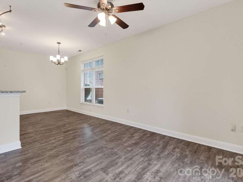 1306 Kenilworth Avenue, Charlotte, NC 28203.  MLS# CAR4352675, YatesRealty ID 19570. 