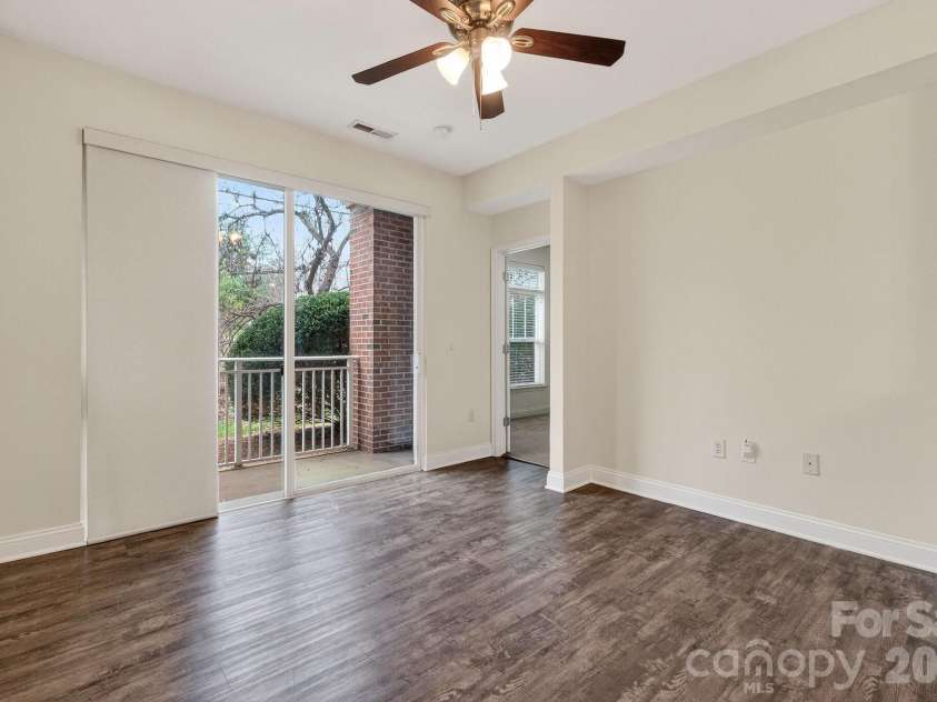 1306 Kenilworth Avenue, Charlotte, NC 28203.  MLS# CAR4352675, YatesRealty ID 19570. 