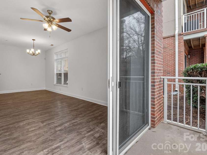 1306 Kenilworth Avenue, Charlotte, NC 28203.  MLS# CAR4352675, YatesRealty ID 19570. 
