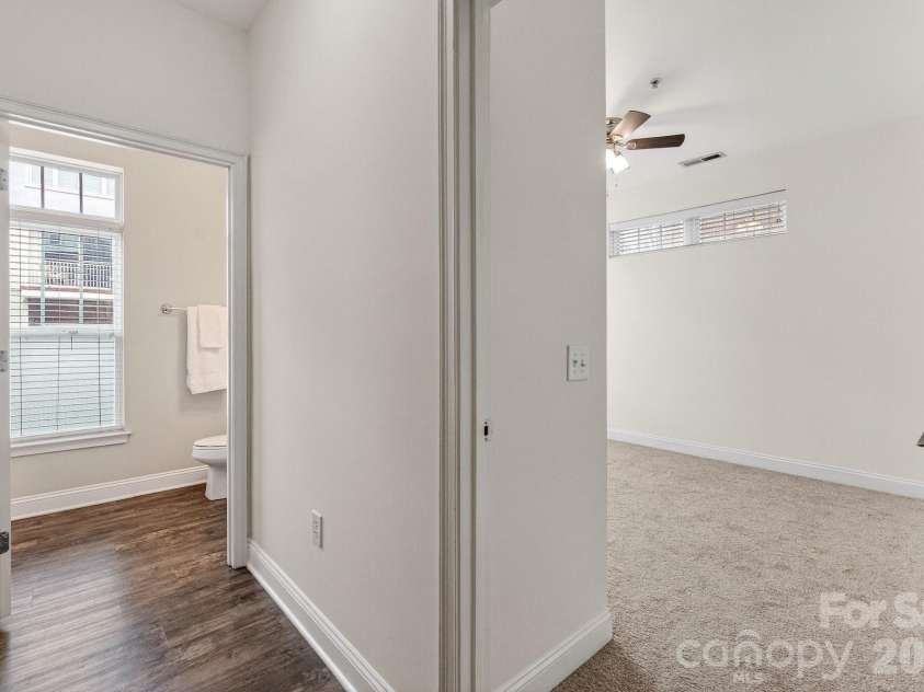 1306 Kenilworth Avenue, Charlotte, NC 28203.  MLS# CAR4352675, YatesRealty ID 19570. 