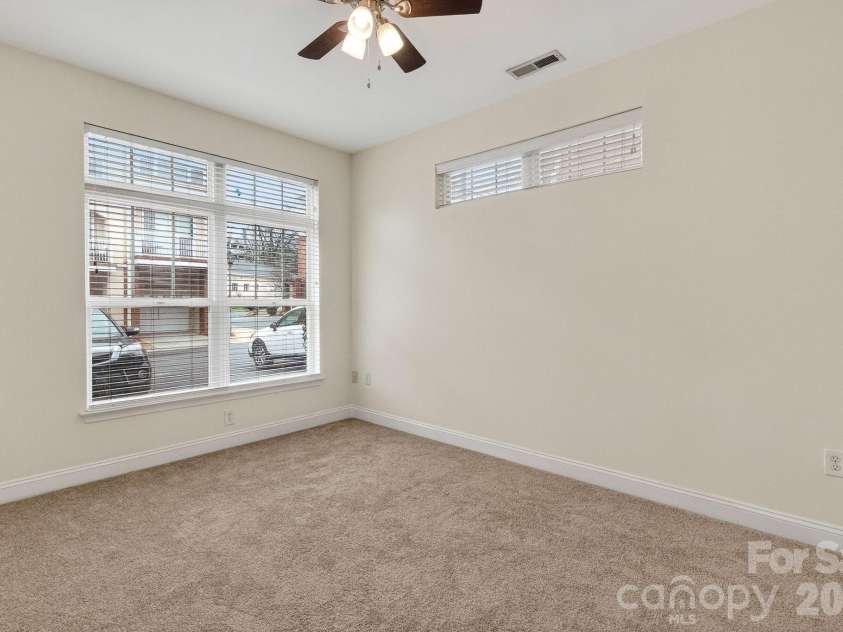 1306 Kenilworth Avenue, Charlotte, NC 28203.  MLS# CAR4352675, YatesRealty ID 19570. 