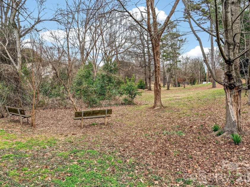 1306 Kenilworth Avenue, Charlotte, NC 28203.  MLS# CAR4352675, YatesRealty ID 19570. 