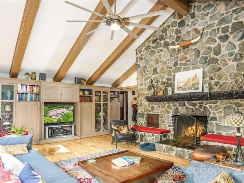 2915 Old Stage Road, Gastonia, NC 28052.  MLS# CAR4270149, YatesRealty ID 19570. 