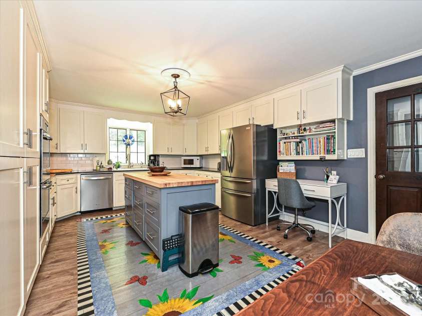 2915 Old Stage Road, Gastonia, NC 28052.  MLS# CAR4270149, YatesRealty ID 19570. 