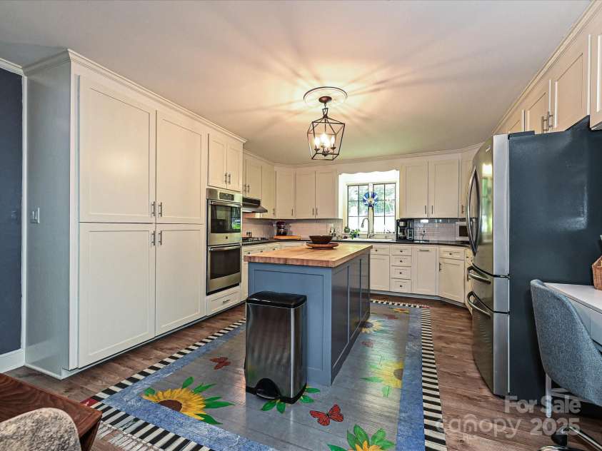 2915 Old Stage Road, Gastonia, NC 28052.  MLS# CAR4270149, YatesRealty ID 19570. 