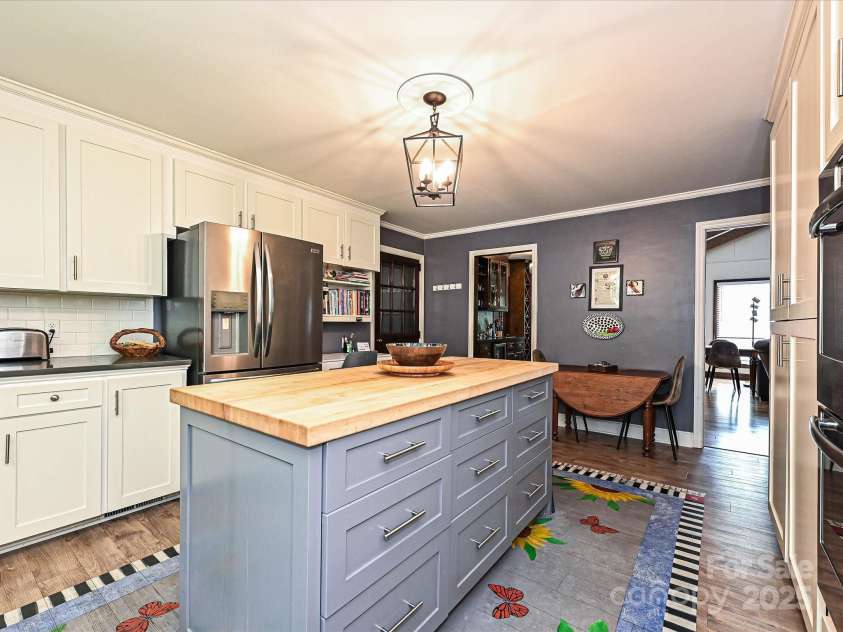 2915 Old Stage Road, Gastonia, NC 28052.  MLS# CAR4270149, YatesRealty ID 19570. 