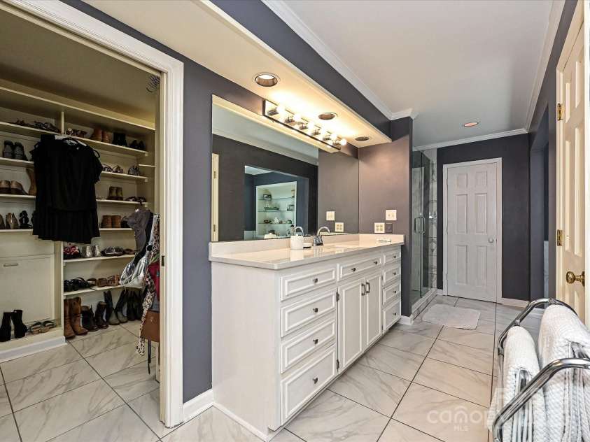 2915 Old Stage Road, Gastonia, NC 28052.  MLS# CAR4270149, YatesRealty ID 19570. 