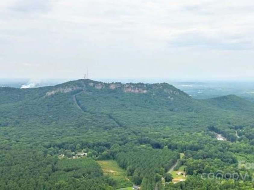 2915 Old Stage Road, Gastonia, NC 28052.  MLS# CAR4270149, YatesRealty ID 19570. 