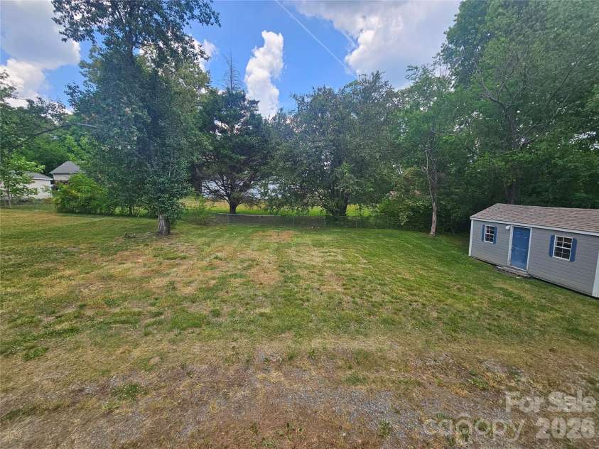 315 Maine Avenue, Bessemer City, NC 28016.  MLS# CAR4373467, YatesRealty ID 19571. 