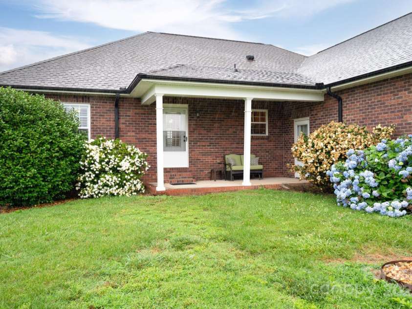 2817 Long Circle, Iron Station, NC 28080.  MLS# CAR4267565, YatesRealty ID 19572. 