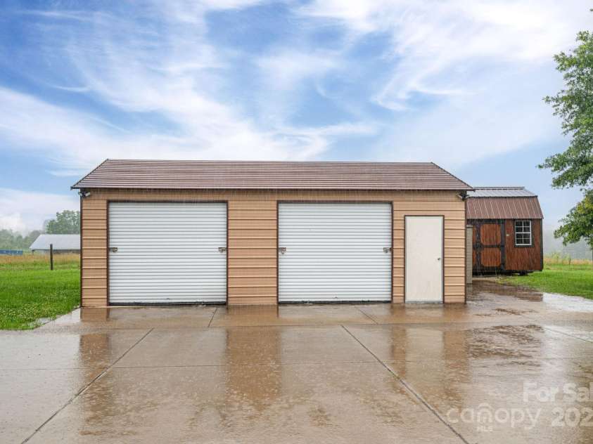 2817 Long Circle, Iron Station, NC 28080.  MLS# CAR4267565, YatesRealty ID 19572. 