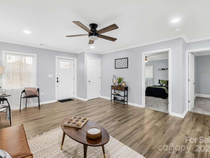 1075 Wellman Street, Gastonia, NC 28054.  MLS# CAR4221457, YatesRealty ID 19573. Living Room