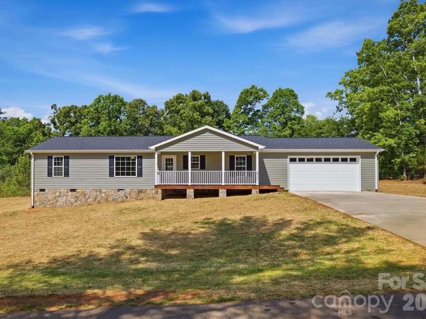 4915 S T Clark Road, Morganton, NC 28655.  MLS# CAR4367248, YatesRealty ID 19573. 