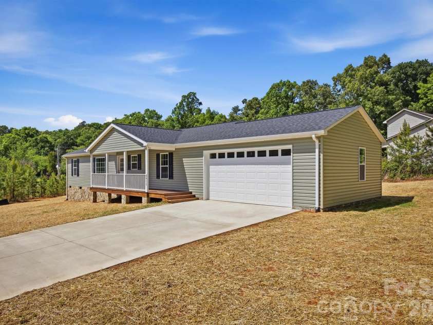 4915 S T Clark Road, Morganton, NC 28655.  MLS# CAR4367248, YatesRealty ID 19573. 