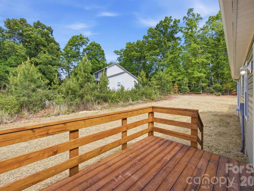 4915 S T Clark Road, Morganton, NC 28655.  MLS# CAR4367248, YatesRealty ID 19573. 