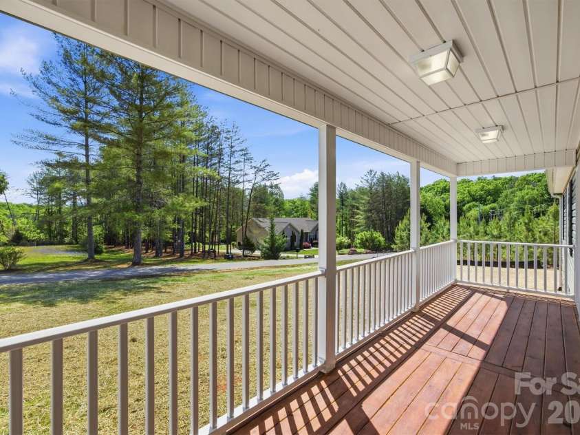 4915 S T Clark Road, Morganton, NC 28655.  MLS# CAR4367248, YatesRealty ID 19573. 