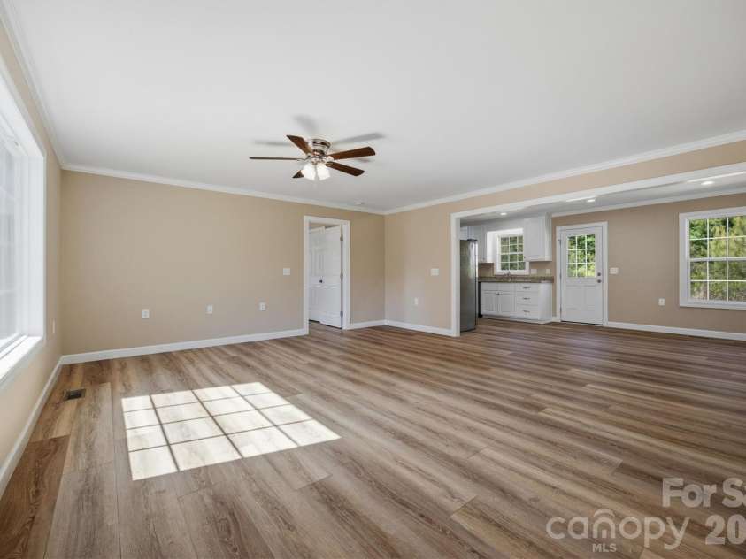 4915 S T Clark Road, Morganton, NC 28655.  MLS# CAR4367248, YatesRealty ID 19573. 