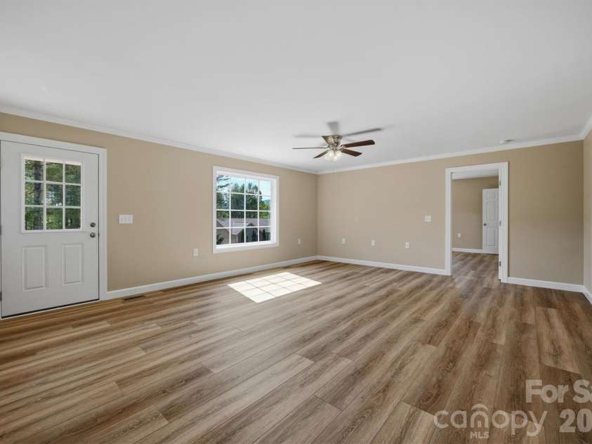 4915 S T Clark Road, Morganton, NC 28655.  MLS# CAR4367248, YatesRealty ID 19573. 