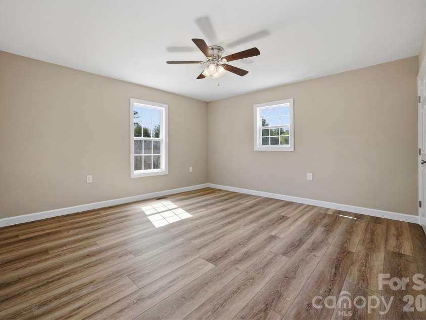 4915 S T Clark Road, Morganton, NC 28655.  MLS# CAR4367248, YatesRealty ID 19573. 