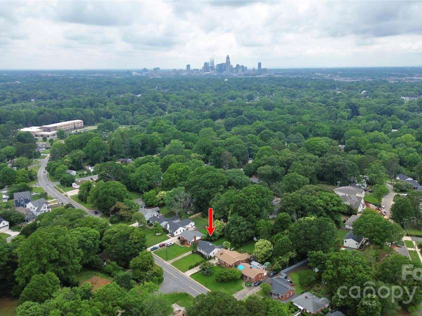 2421 Shamrock Drive, Charlotte, NC 28205.  MLS# CAR4262857, YatesRealty ID 19574. 