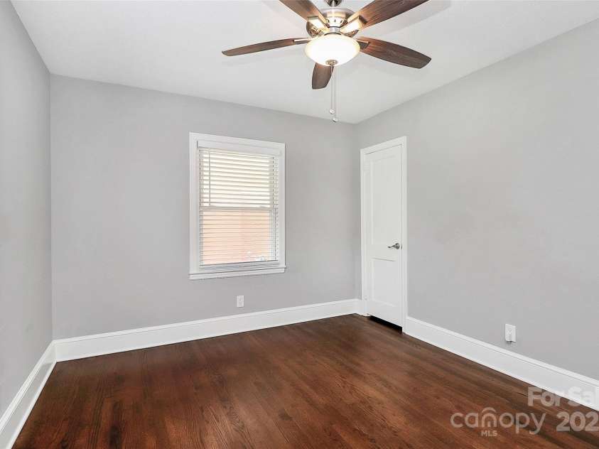 2421 Shamrock Drive, Charlotte, NC 28205.  MLS# CAR4262857, YatesRealty ID 19574. 