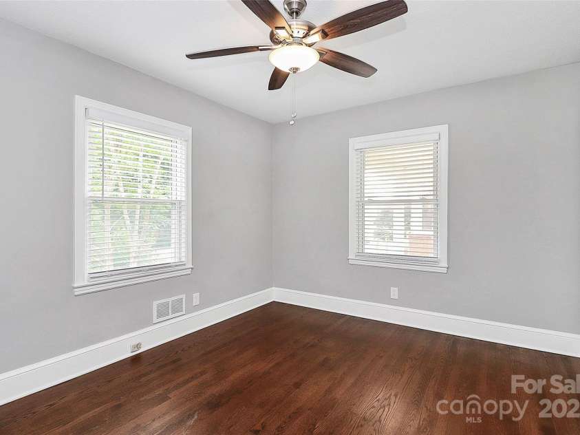 2421 Shamrock Drive, Charlotte, NC 28205.  MLS# CAR4262857, YatesRealty ID 19574. 