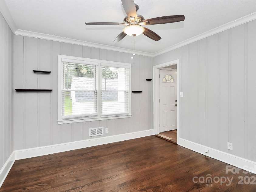 2421 Shamrock Drive, Charlotte, NC 28205.  MLS# CAR4262857, YatesRealty ID 19574. 