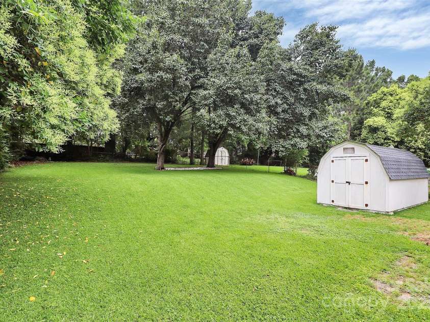 2421 Shamrock Drive, Charlotte, NC 28205.  MLS# CAR4262857, YatesRealty ID 19574. 