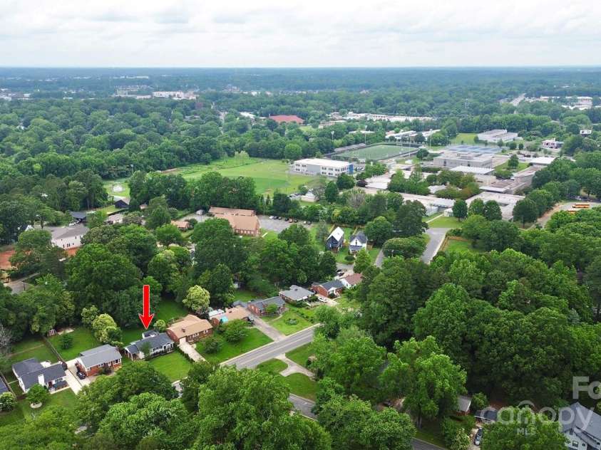 2421 Shamrock Drive, Charlotte, NC 28205.  MLS# CAR4262857, YatesRealty ID 19574. 