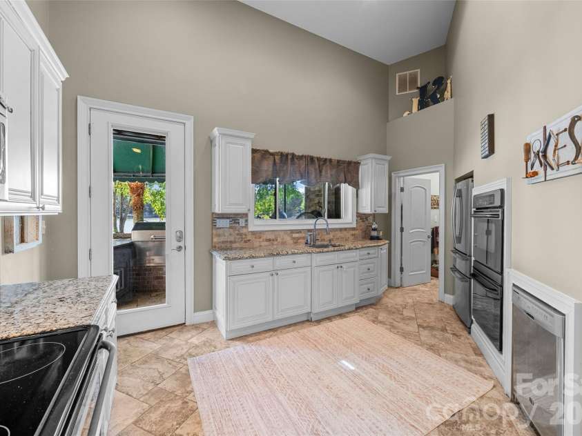 5650 Riverfront Road, Clover, SC 29710.  MLS# CAR4310458, YatesRealty ID 19574. 